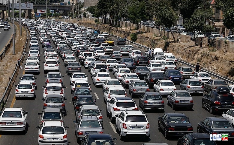 ترافیک در آزادراه های استان قزوین نیمه سنگین است