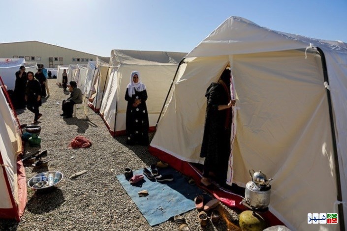 هنوز ۴۰ درصد زلزله‌زده‌ها در چادر زندگی می‌کنند