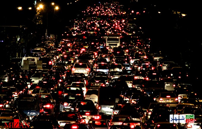 ترافیک خیابان های تهران را قفل می کند/ تدابیر بی فایده راهنمایی و رانندگی