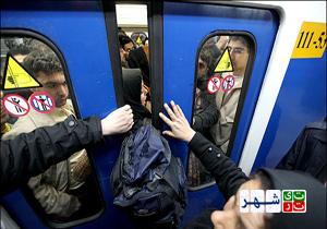 وضعيت زنان فروشنده در مترو