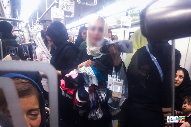 وضعيت زنان فروشنده در مترو