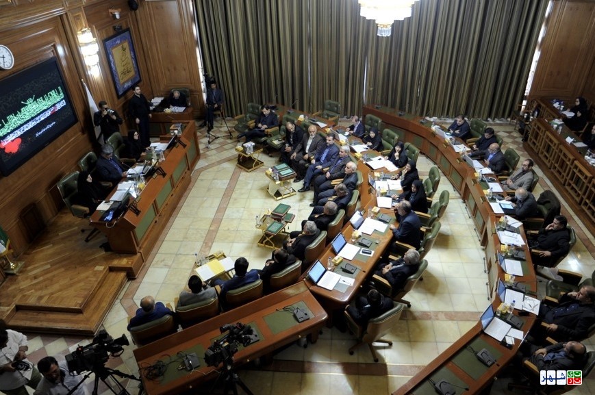 اختلاف نظر اعضای شورا بر سر راه اندازی سامانه ثبت قراردادهای یک میلیارد تومانی