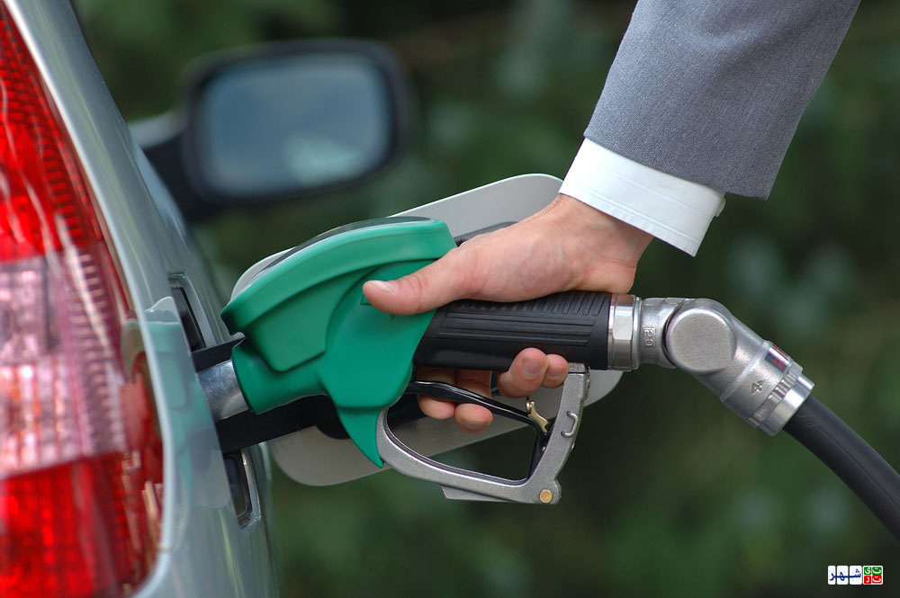 سهمیه‌بندی بنزین نیاز به مصوبه مجلس دارد