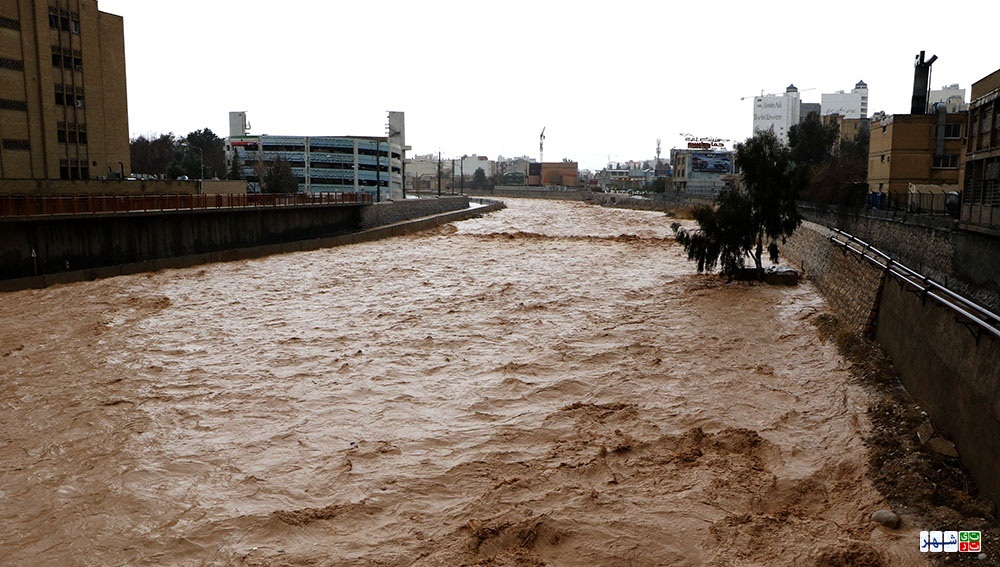 بارش باران در اکثر مناطق کشور و احتمال سیلابی شدن مسیل‌ها