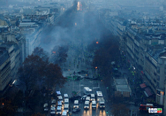 تظاهرکنندگان در فرانسه یک ساختمان را به آتش کشیدند