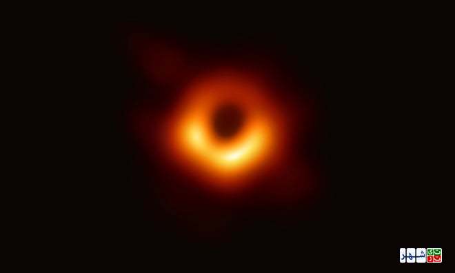 نخستین تصویر واقعی از یک سیاهچاله را ببینید