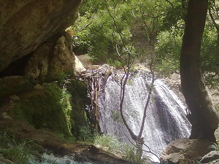 آبشار «تنگ تامرادی» یکی از اصلی‌ترین جاذبه‌های استان کهگیلویه و بویراحمد