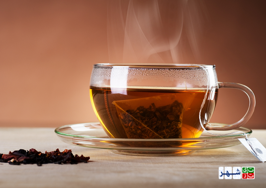 مضرات مصرف چای داغ برای برخی افراد