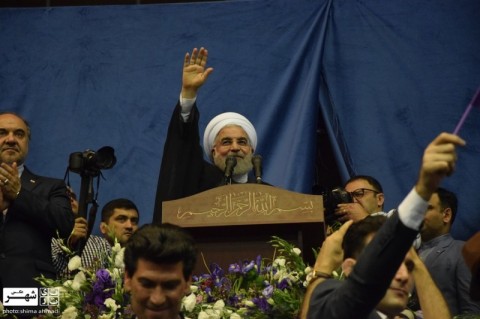 گردهمایی هواداران حسن روحانی در سالن 12 هزار نفری آزادی