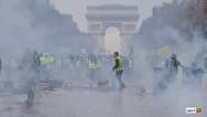 ادامه تظاهرات جلیقه زرد‌ها در فرانسه / پلیس از گاز اشک‌آور استفاده کرد