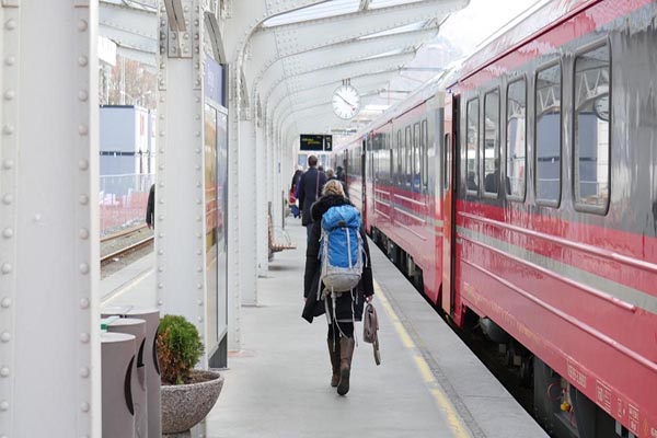 معلولان جسمی چه طور می‌توانند با قطار سفر کنند؟