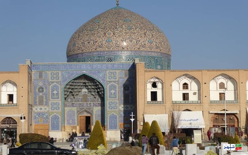چرا گنبد مسجد شیخ لطف الله دورنگ شد؟